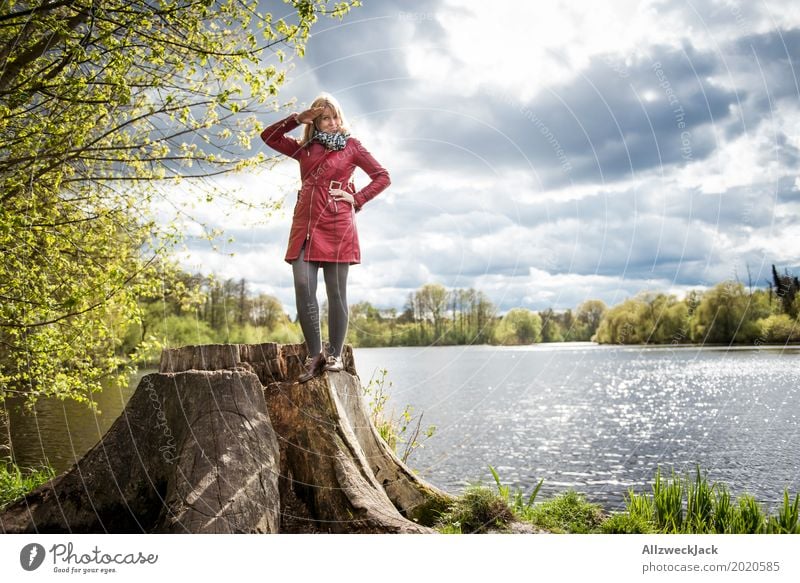 Aye Aye! Lifestyle Ausflug Freiheit feminin Junge Frau Jugendliche Erwachsene Leben 1 Mensch 18-30 Jahre 30-45 Jahre Umwelt Natur Landschaft Wolken Frühling