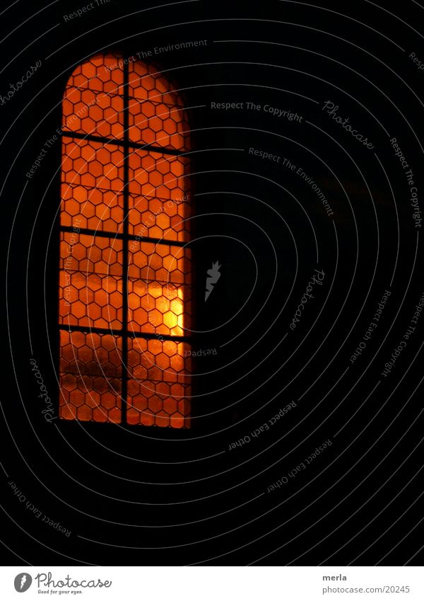 Heiliger (Licht-)Schein? Nacht Fenster Gemäuer Gotteshäuser Stimmung ruhig Religion & Glaube Lichterscheinung