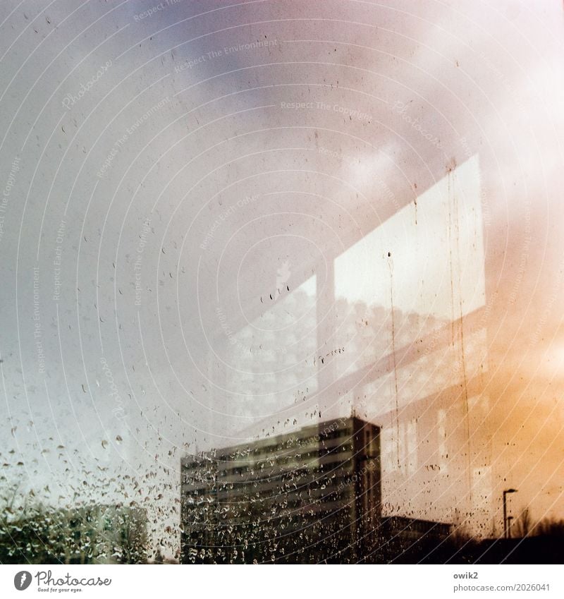 Städte klonen Wassertropfen Wolken schlechtes Wetter Regen Dresden Deutschland Plattenbau Stadtzentrum Skyline Haus Hochhaus Gebäude Mauer Wand Fenster