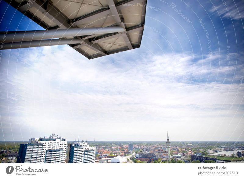 100 Meter-Brett Himmel Wolken Schönes Wetter Bremerhaven Hafenstadt Skyline Haus Hochhaus Gebäude Fassade Balkon Dach Sehenswürdigkeit Wahrzeichen Aussicht