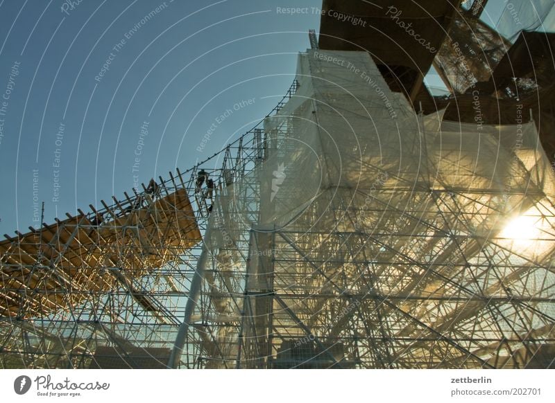 Eiffelturm Turm Tour d'Eiffel Paris Frankreich Sehenswürdigkeit Wahrzeichen Konstruktion Eisen Stahl Stahlträger Stahlkonstruktion Stahlverarbeitung Ingenieur