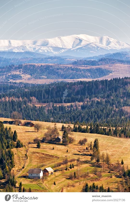 Schnee caped Berge am sonnigen Frühlingstag Ferien & Urlaub & Reisen Tourismus Ausflug Abenteuer Sightseeing Sommer Berge u. Gebirge Haus Umwelt Natur