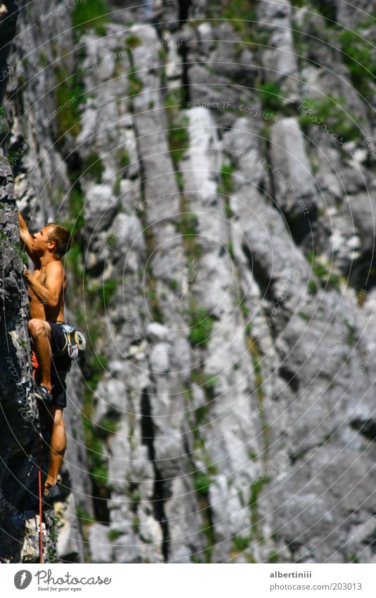 Endspurt Freizeit & Hobby Berge u. Gebirge Sport Mensch maskulin 1 Umwelt Natur Hügel Felsen außergewöhnlich Coolness stark Zufriedenheit Tapferkeit