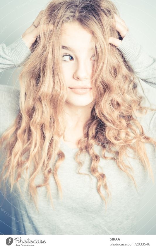 What's up feminin Mädchen Junge Frau Jugendliche Haare & Frisuren 1 Mensch 13-18 Jahre blond langhaarig Locken Zufriedenheit Stress einzigartig Inspiration