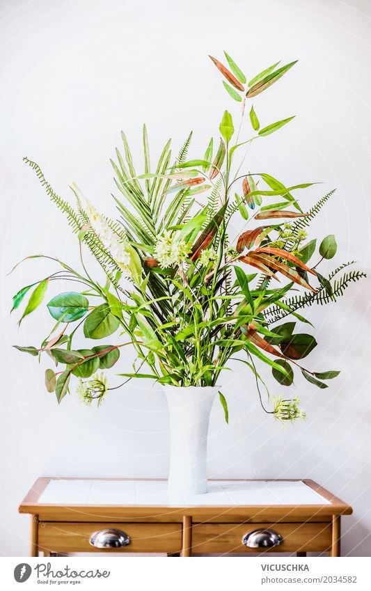 Grüne Pflanzen Arrangements in Vase Stil Design Sommer Häusliches Leben Wohnung Innenarchitektur Dekoration & Verzierung Tisch Raum Büro Business Natur Frühling