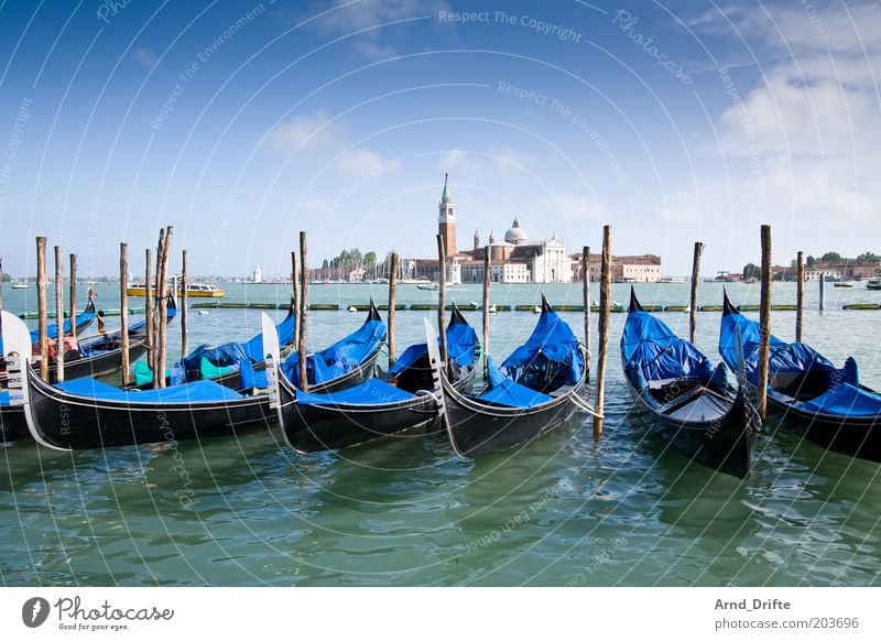 Gondeln Lifestyle schön Ferne Kunst Wetter Bauwerk Gebäude Sehenswürdigkeit Bootsfahrt Wasserfahrzeug Bekanntheit Stimmung Fernweh Vergänglichkeit Urlaubsort