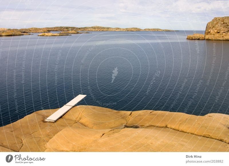 Sprungbrett in Smögen Ausflug Sommerurlaub Meer Natur Landschaft Luft Wasser Horizont Schönes Wetter Küste Bucht Fjord Menschenleer sportlich außergewöhnlich