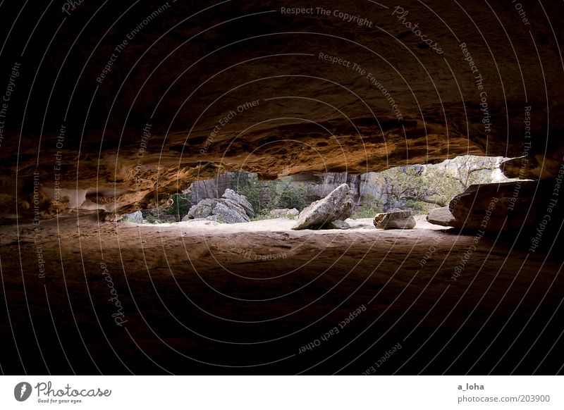 inside out Natur Urelemente Alpen Berge u. Gebirge Höhle Stein Sand bedrohlich fantastisch groß natürlich trocken braun schwarz Schutz Platzangst Einsamkeit