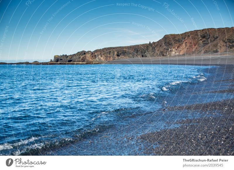 Lavastrand Umwelt Natur blau braun schwarz Küste Meer Gischt nass Stein Island Felsen Klippe Himmel Tourismus Reisefotografie Farbfoto Menschenleer