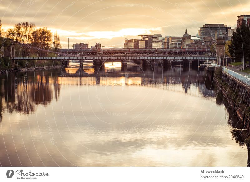 Glasgow Brücke 2 Schottland Wasser Fluss Reflexion & Spiegelung Sonnenuntergang Abend Wolken Aussicht Clyde Panorama (Aussicht)