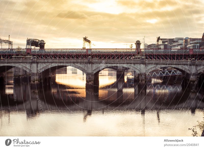 Glasgow Brücke 3 Schottland Wasser Fluss Reflexion & Spiegelung Sonnenuntergang Abend Wolken Aussicht Clyde Panorama (Aussicht)