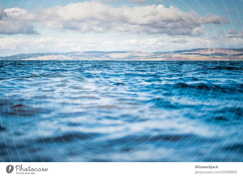 Wasser Land Himmel Wolken Landschaft Horizont Frühling Wellen Küste Meer bedrohlich Flüssigkeit kalt maritim blau Erde Wasseroberfläche Ferne Farbfoto