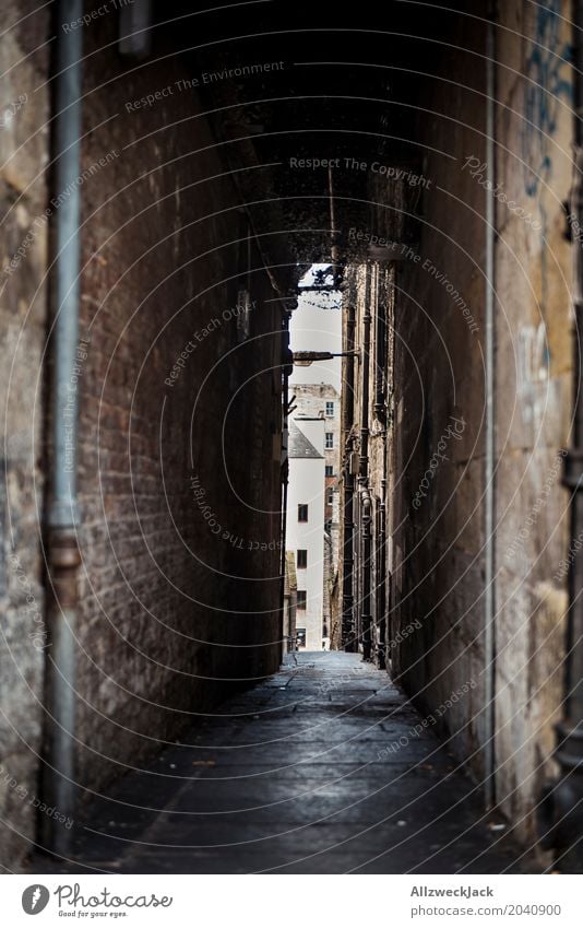 dunkle Gasse Stadt Stadtzentrum Altstadt Menschenleer Architektur Mauer Wand alt dunkel gruselig Durchgang eng Altertum Schottland Edinburgh schmal Farbfoto