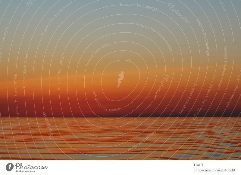 Sonnenuntergang Umwelt Natur Landschaft Wasser Himmel Wolken Horizont Sonnenaufgang Sonnenlicht Sommer Wetter Schönes Wetter Ostsee Meer Menschenleer Freiheit