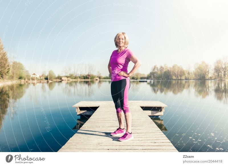 jetzt kann´s losgehen Lifestyle Stil Freizeit & Hobby Fitness Sport-Training Frau Erwachsene Weiblicher Senior 60 und älter Natur Sonne Sommer Schönes Wetter