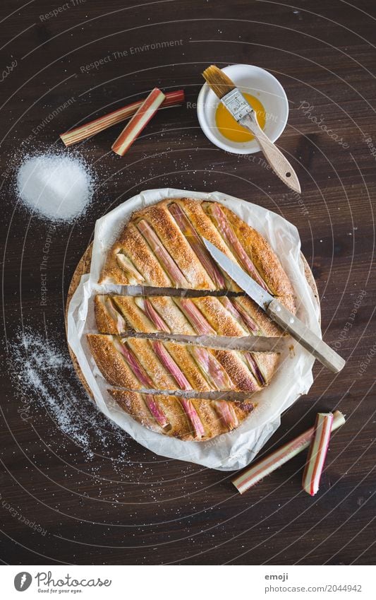 Rhabarber-Hefefladen Frucht Teigwaren Backwaren Dessert Fladenbrot Ernährung Vegetarische Ernährung lecker süß Farbfoto Innenaufnahme Studioaufnahme