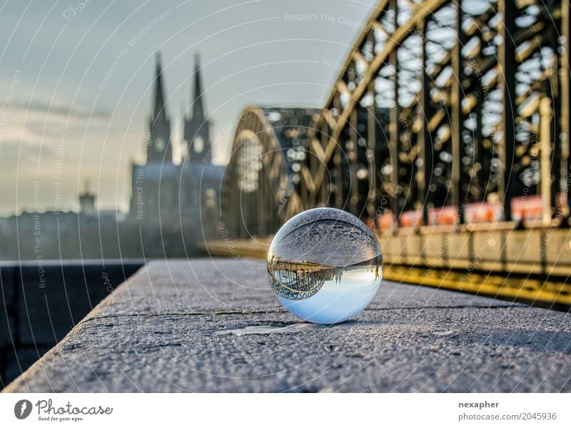 Glass bowl and dome Tourismus Sightseeing Städtereise Kultur Stadt Stadtzentrum Altstadt Skyline Kirche Dom Brücke Mauer Wand Sehenswürdigkeit Wahrzeichen