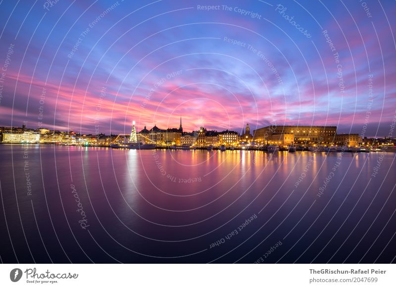 Stockholm Stadt Hauptstadt blau gelb gold violett rosa weiß Schweden Stimmung Wolken Haus Palast Weihnachtsbaum Reflexion & Spiegelung Licht Bauwerk Skyline