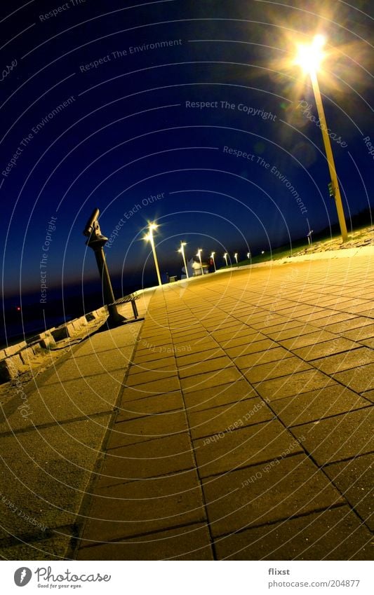 Von Gold zu Blau Wolkenloser Himmel Nachthimmel Schönes Wetter Küste Norderney Deutschland Europa Menschenleer Promenade Farbfoto Außenaufnahme