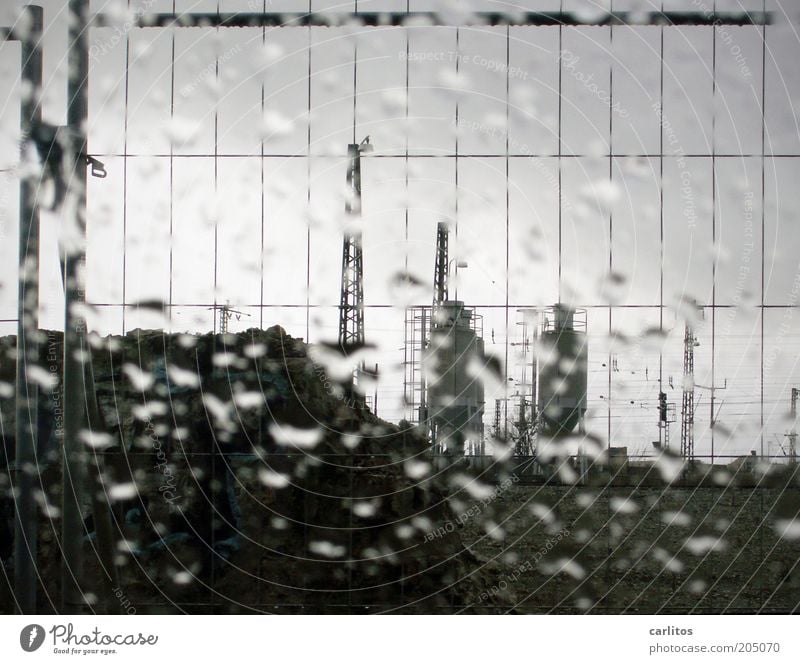 it never rains in Southern California Wassertropfen Wolken Herbst schlechtes Wetter Regen Güterverkehr & Logistik Schienenverkehr kalt nass schwarz weiß