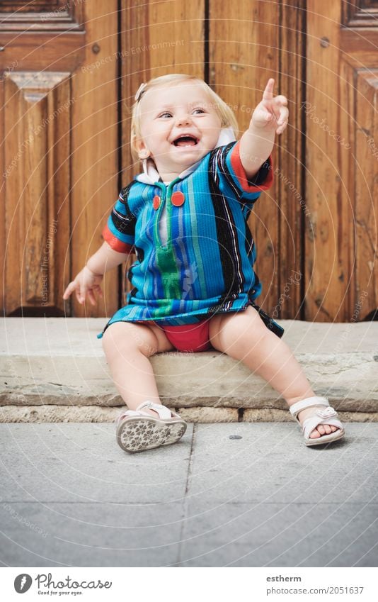 Glückliches Baby Lifestyle Kinderspiel Mensch feminin Mädchen Kindheit 1 0-12 Monate Lächeln lachen sitzen Fröhlichkeit kuschlig klein lustig Gefühle Freude