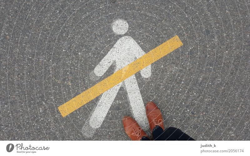 no humans please ... wandern Joggen Kindererziehung Tanzschule Verkehr Verkehrswege Personenverkehr Fußgänger Straße Wege & Pfade Verkehrszeichen Verkehrsschild