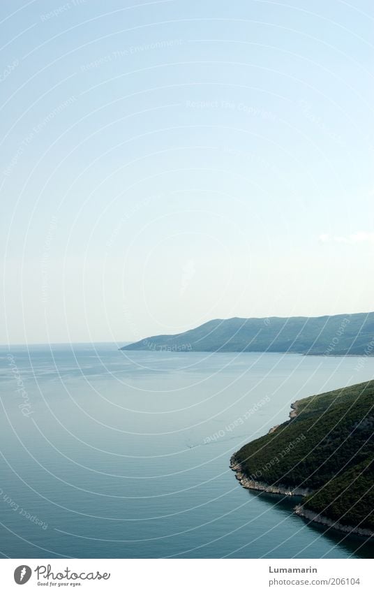 Küstenlinie Umwelt Natur Landschaft Urelemente Erde Luft Wasser Wolkenloser Himmel Horizont Sommer Klima Schönes Wetter Hügel Bucht Meer Insel groß