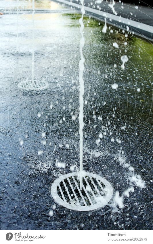 Ein Wasser? Urelemente Park Springbrunnen Metall Freude Fröhlichkeit nass Kühlung Wasserfontäne spritzen Geplätscher Farbfoto Außenaufnahme Menschenleer Tag