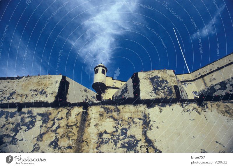 Turm 2 Madeira Mauer Wolken weiß Architektur Himmel blau