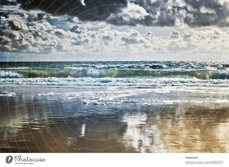 Naturgewalt Ferien & Urlaub & Reisen Freiheit Landschaft Wolken Horizont Klima Wetter Unwetter Wind Sturm Wellen Küste Strand Nordsee Meer Wattenmeer bedrohlich