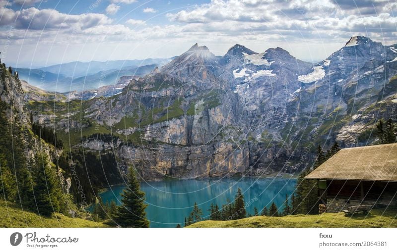 Holzhütte vor dem Oeschinensee See Berge u. Gebirge Landschaft Natur kandersteg Schweiz blau Alpen Himmel Abenddämmerung wallpaper Blauer Himmel