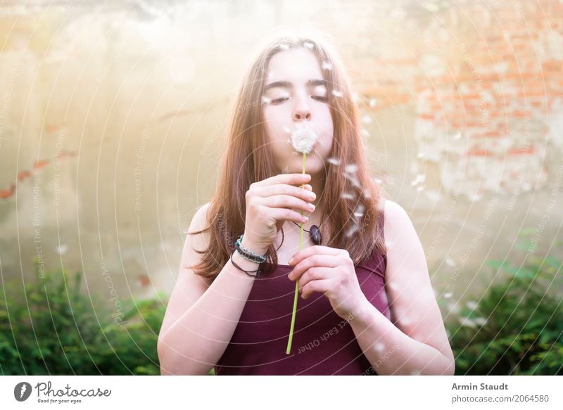 Pusteblume Lifestyle Stil schön Gesundheit Leben harmonisch Zufriedenheit Sinnesorgane Erholung Mensch feminin Junge Frau Jugendliche Gesicht Mund 1 13-18 Jahre