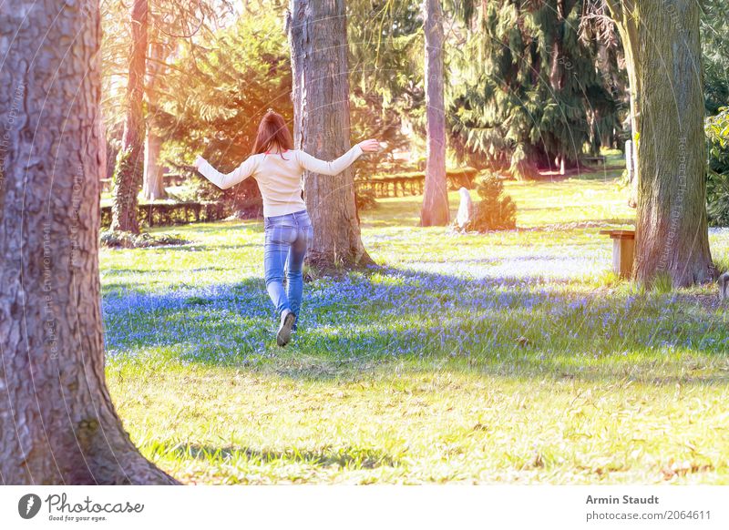 Nicht auf Blumen trampeln Lifestyle Stil Freude Leben harmonisch Sinnesorgane Yoga Mensch feminin Junge Frau Jugendliche Arme 1 13-18 Jahre Natur Landschaft