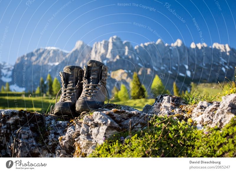 Bergzeit Ferien & Urlaub & Reisen Tourismus Ausflug Abenteuer Ferne Freiheit Expedition Sommerurlaub Berge u. Gebirge wandern Landschaft Wolkenloser Himmel