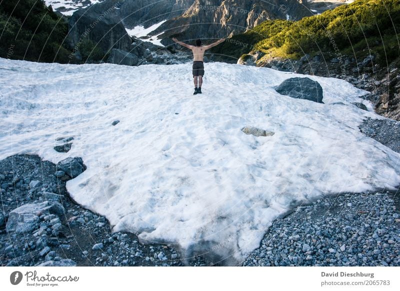 Globale Erwärmung Ferien & Urlaub & Reisen Abenteuer Freiheit Winter Schnee Berge u. Gebirge wandern maskulin Körper 1 Mensch Landschaft Frühling Herbst Wärme