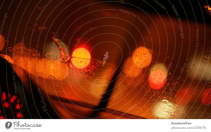 long way home Regen dunkel Autofenster Durchblick Armaturenbrett Tachometer mehrfarbig Nacht Licht Lichterscheinung Lichtschein Lichtpunkt Scheinwerfer