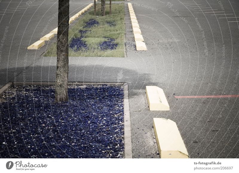 Blueglass-Country Verkehr Verkehrswege Straßenverkehr Wege & Pfade Parkplatz Parkplatzmarkierung Beton Glas Zeichen Schilder & Markierungen Asphalt eckig blau