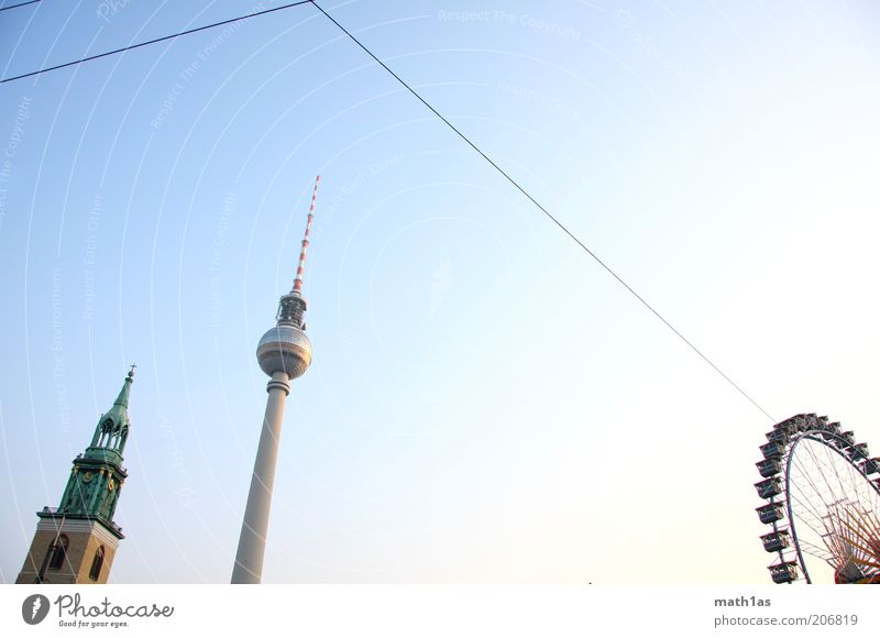 Die Drei Stadt Hauptstadt Skyline Kirche Dom Turm Bauwerk Gebäude Antenne Sehenswürdigkeit Wahrzeichen blau grau grün Freiheit Fernsehturm Farbfoto