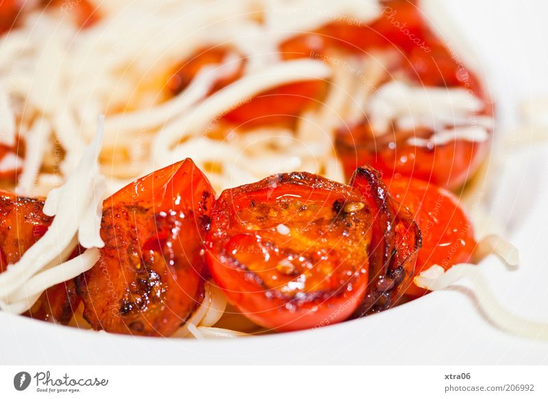 mein abendessen gestern... Lebensmittel Ernährung Italienische Küche Teller lecker Appetit & Hunger Tomate Nudeln Spaghetti Käse Speise Farbfoto Innenaufnahme