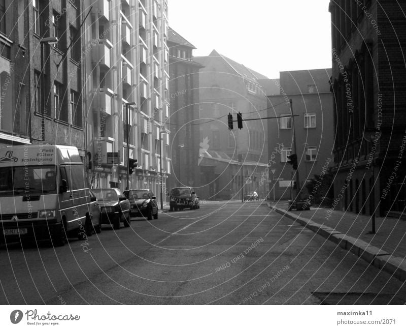 Berlin, Mitte, 8:02 AM Straße