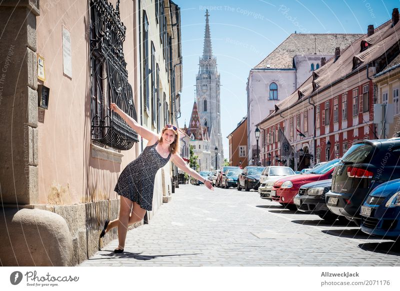 rumhängen im Urlaub 2 Ferien & Urlaub & Reisen Tourismus Ausflug Sightseeing Städtereise Sommer Sommerurlaub feminin Junge Frau Jugendliche Erwachsene Leben 1