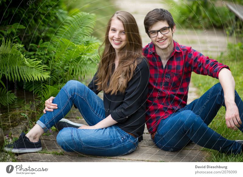 Katharina & Patrick maskulin feminin Junge Frau Jugendliche Junger Mann Paar Leben 2 Mensch 18-30 Jahre Erwachsene Natur Frühling Sommer Schönes Wetter Garten