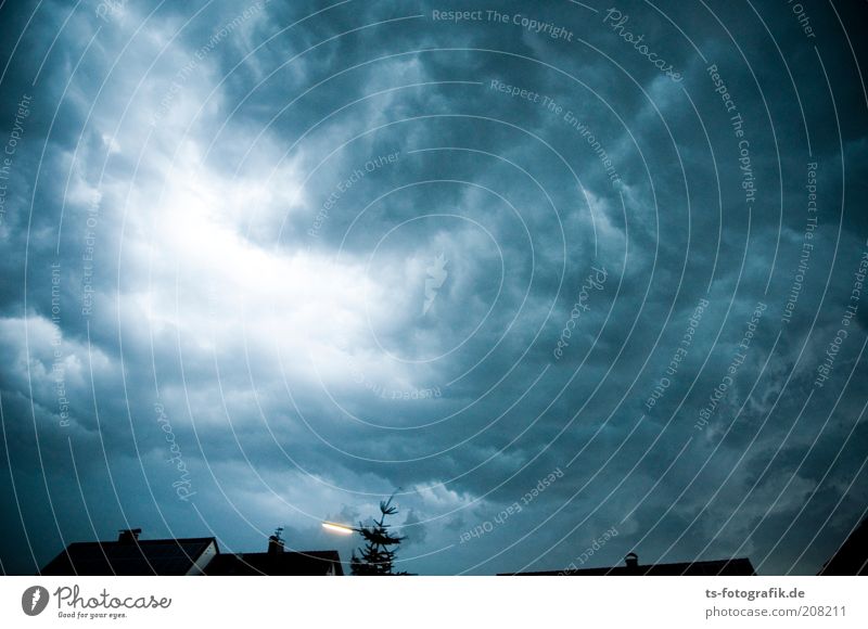 Shining überm Vogelsberg Umwelt Natur Urelemente Luft Himmel Wolken Gewitterwolken Sommer Klima Klimawandel Wetter schlechtes Wetter Unwetter Wind Sturm Regen