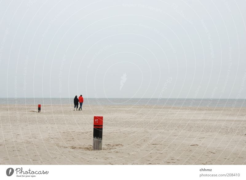 Weite Spaziergang Ferne Freiheit Strand Meer Insel Mensch 2 Landschaft Wasser Himmel Horizont Küste Bucht Nordsee Sand gehen Zusammensein Einsamkeit Frieden