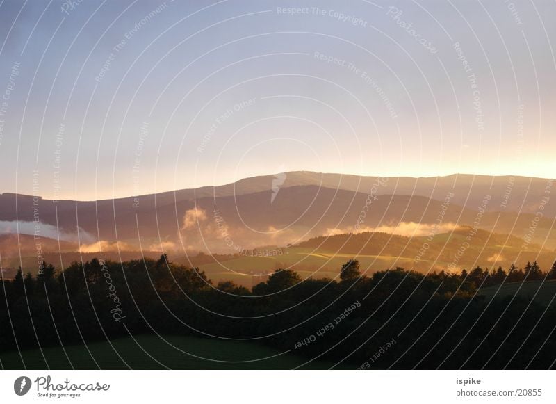 bruchtal Nebel Wolken Sonnenuntergang Wald Stimmung Fantasygeschichte Berge u. Gebirge