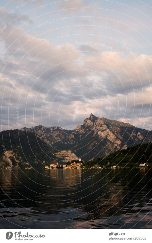 abendsonne Umwelt Natur Landschaft Wasser Himmel Wolken Sonnenaufgang Sonnenuntergang Seeufer ästhetisch Romantik ruhig Traunsee Salzkammergut Österreich