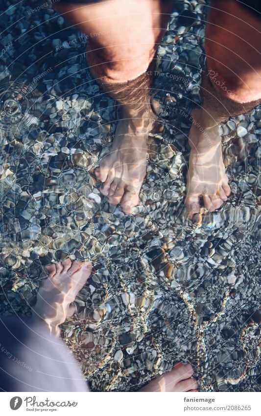 Abkühlung Lifestyle Freizeit & Hobby Gefühle Stimmung Freude Glück Liebe Fuß Paar Mann Frau Beine Kieselsteine Kieselstrand Cinque Terre Monterosso Strand