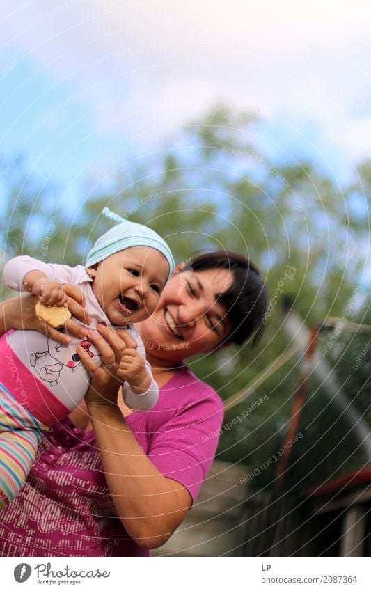 glückliche Mutter und Tochter Lifestyle Leben harmonisch Wohlgefühl Zufriedenheit Kindererziehung Mensch feminin Baby Kleinkind Frau Erwachsene Eltern