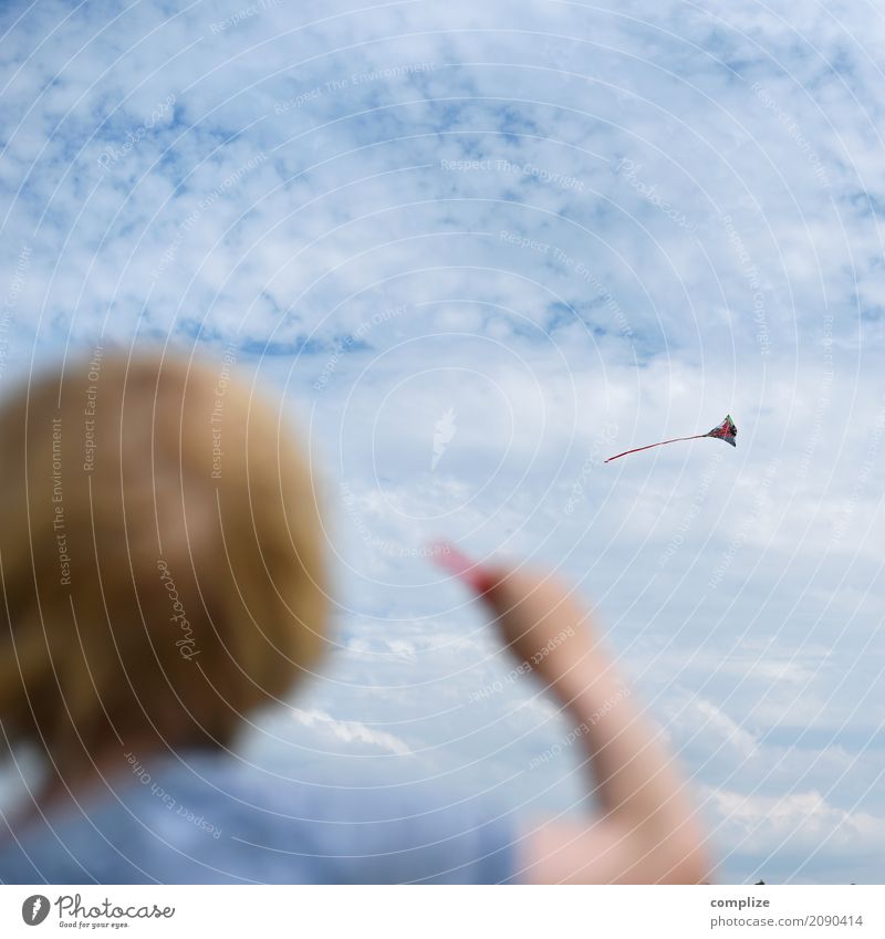 Drachen Freizeit & Hobby Spielen Drachenfliegen Lenkdrachen Ferien & Urlaub & Reisen Schulkind Kind Kleinkind Junge Familie & Verwandtschaft Rücken Hand Natur