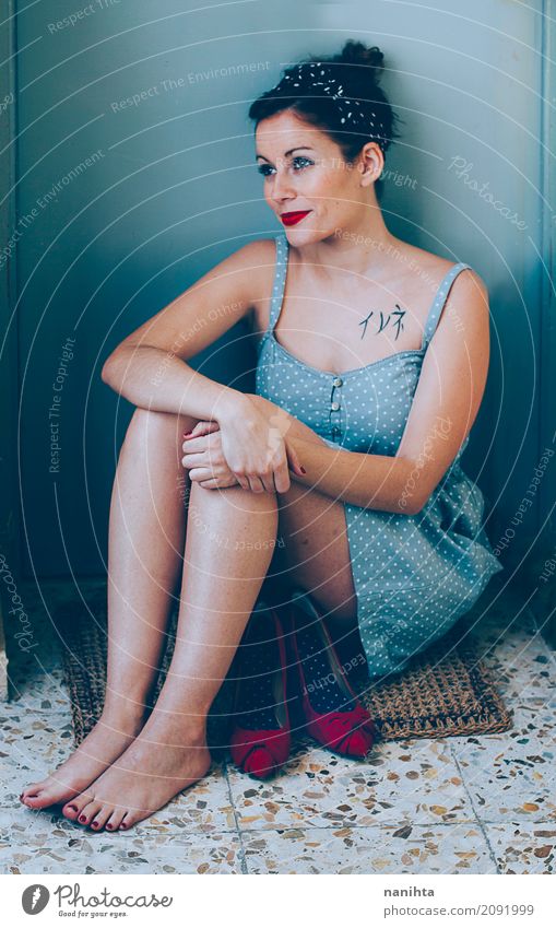 Junge pin up Stil Frau Lifestyle elegant schön Mensch feminin Junge Frau Jugendliche 1 18-30 Jahre Erwachsene altehrwürdig retro Retro-Farben Mode Bekleidung